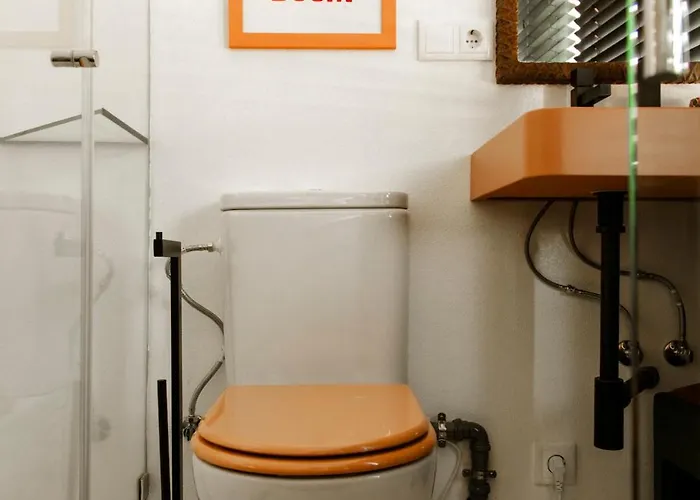 Luxury Waterfront Loft With Panoramic Views *