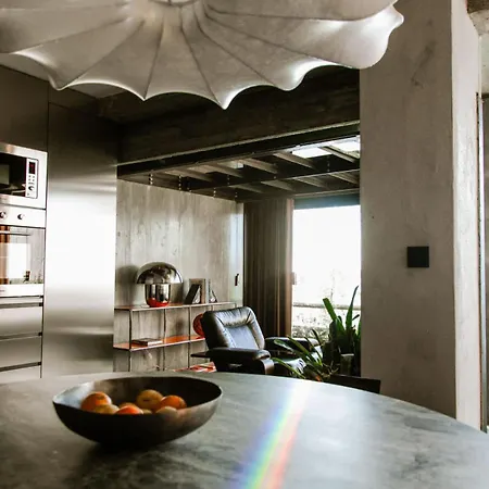 Апартаменты Luxury Waterfront Loft With Panoramic Views