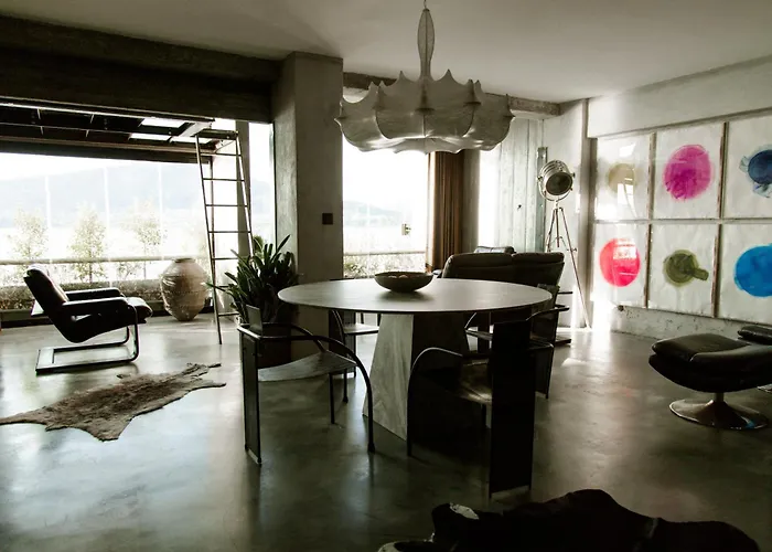 Luxury Waterfront Loft With Panoramic Views