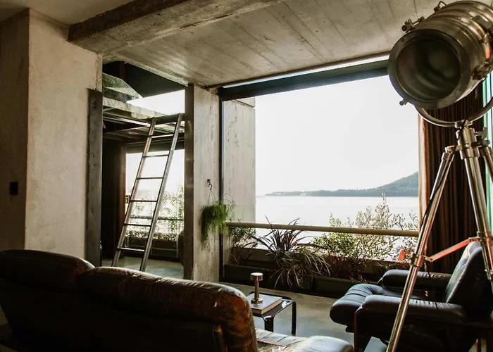 Luxury Waterfront Loft With Panoramic Views