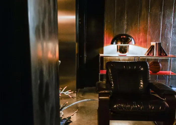 Luxury Waterfront Loft With Panoramic Views *